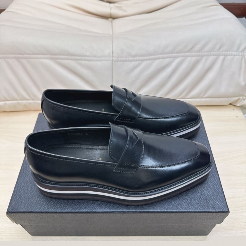 Pra*a leather shoes
